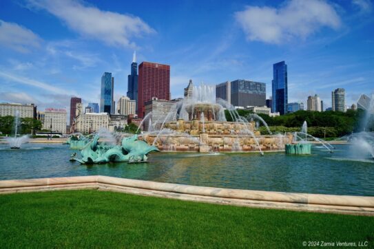 Chicago Buckingham Fountain and Skyline